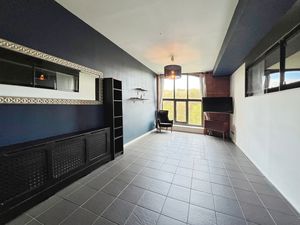 Lounge- click for photo gallery
